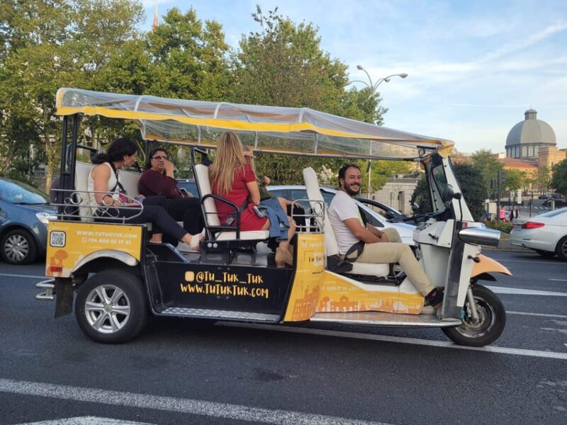 Madrid: Modern tour with Private guide in yellow tuk tuk - Key Points