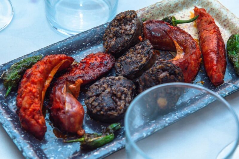 Madrid: Murder Mystery Dinner Experience - Key Points