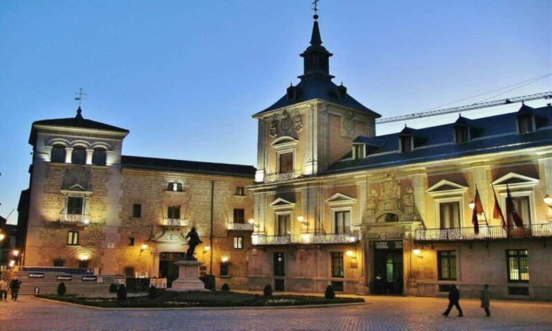 Madrid Mysteries and Legends Tour in ITALIAN - Discovering Sacred and Secret Spots