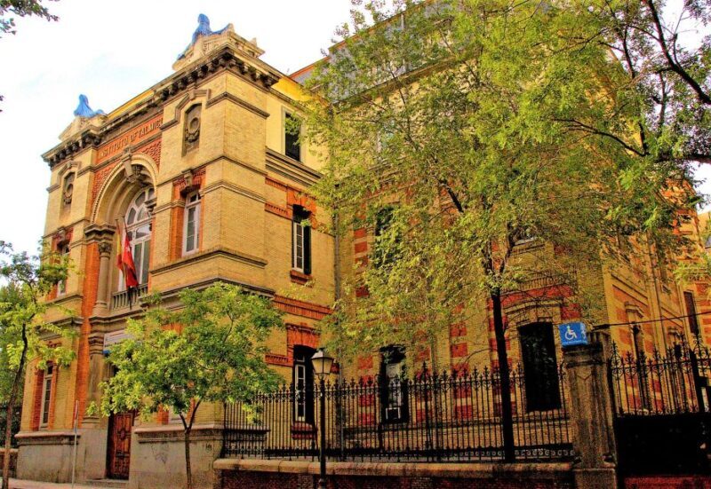 Madrid: Off The Beaten Path Private Walking Tour - Key Points