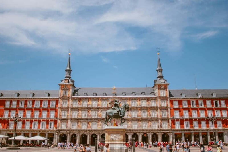 Madrid: Old Town, Poets District, and Royal Palace Tour - Key Points