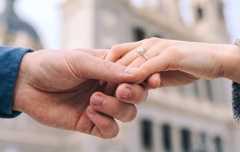 Madrid: Photoshoot for couples - The Experience Provider: Foty - Local Photographers