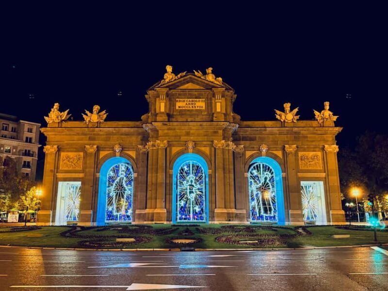 Madrid: Private Christmas Lights Tour in a Tuk Tuk to the rhythm of Christmas Carols - The Basics of the Tour