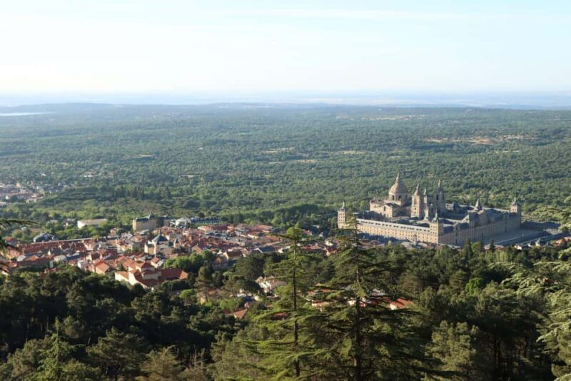 Madrid: Private day tour to El Escorial and Segovia - Key Points