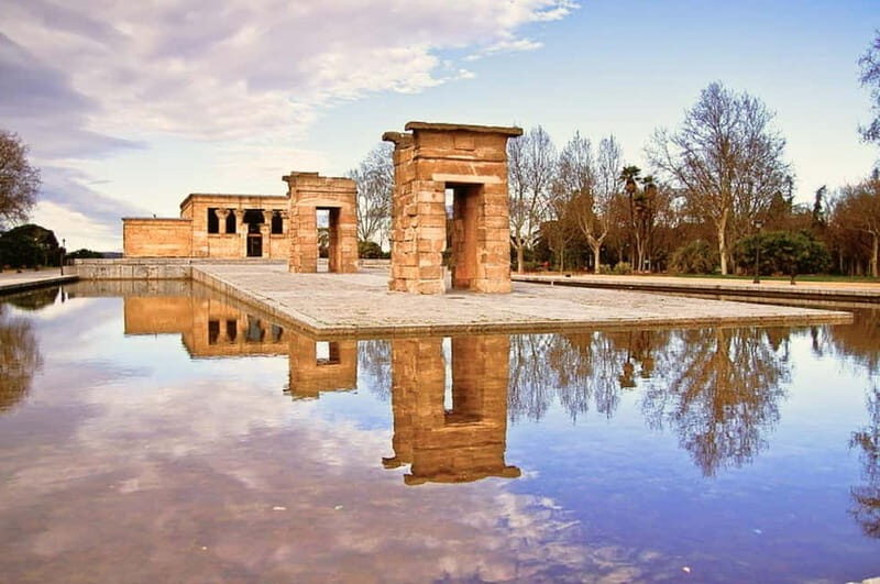 Madrid: Private Highlights Walking Tour with Rooftop Stop - What to Expect from the Tour