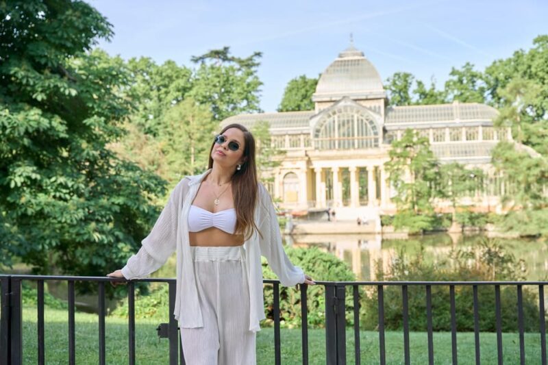 Madrid: Private Photoshoot at the Retiro Park - Key Points