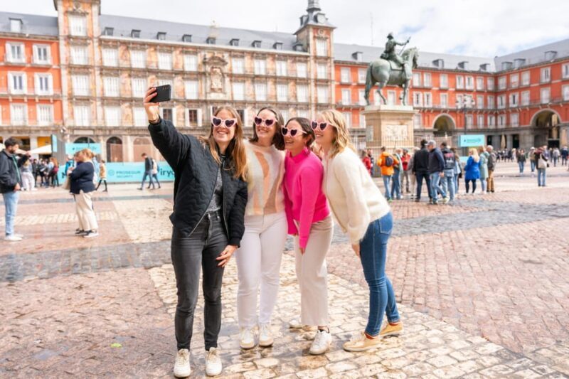 Madrid: Professional photoshoot at The Royal Palace - A Closer Look at the Experience