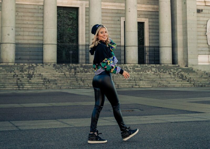 Madrid: Professional photoshoot at The Royal Palace - The Experience from a Traveler’s Perspective