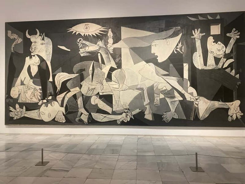 Madrid: Reina Sofía Museum Guided Tour, Small Group - The Guide and Group Size