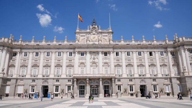 Madrid: Royal Palace Guided Tour with Entry Ticket - Who Should Consider This Tour?