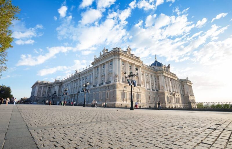 Madrid: Royal Palace Guided Tour with Skip-the-Line Entry - A Closer Look at the Experience