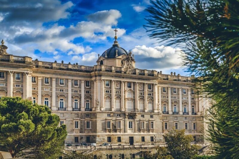 Madrid: Royal Palace Skip-the-line Guided Tour - An In-Depth Look at the Royal Palace Tour