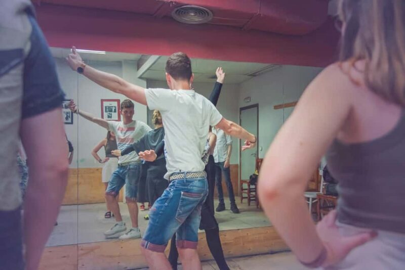 Madrid: Sevillanas with Castanets Class Experience - Meeting Point and Practical Details