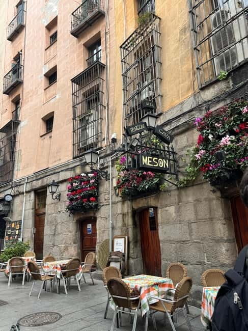 Madrid: Small Group Tour with Tapas & Drinks - FAQs