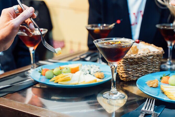 Madrid: Tapas Walking Tour with Food and Drinks - The Itinerary: What to Expect