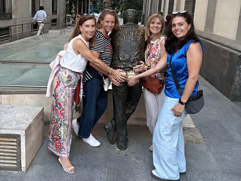 Madrid: The Great Tour of the Christmas Lights with Tuk Tuk Zero. 1h 30min - The Pros and Cons in Detail