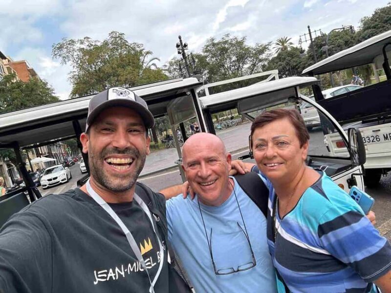 Madrid: Tuk-tuk tour of the historic center and highlights - What Makes This Tour Stand Out?