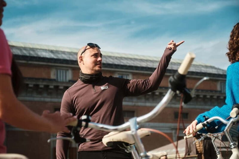 Madrid: Vintage Bike Tour of City Highlights - Small-Group - Who Should Consider This Tour?