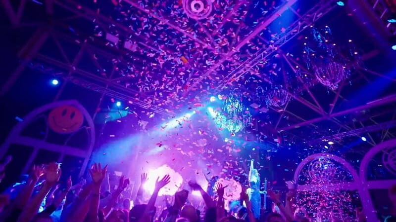 Madrid: WAH Show - Music, Dining & Party Experience - Who Would Love This Experience?