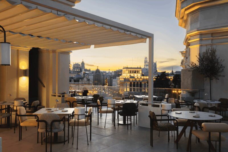 Madrid: Walking Tour, Prado Museum Visit & Rooftop Drinks - Exploring Madrid’s Neighborhood: Barrio de Las Letras