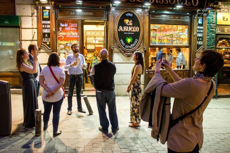 Madrid: Tapas & Wine Tasting Tour with Local Guide - Wine tasting that makes sense on day one