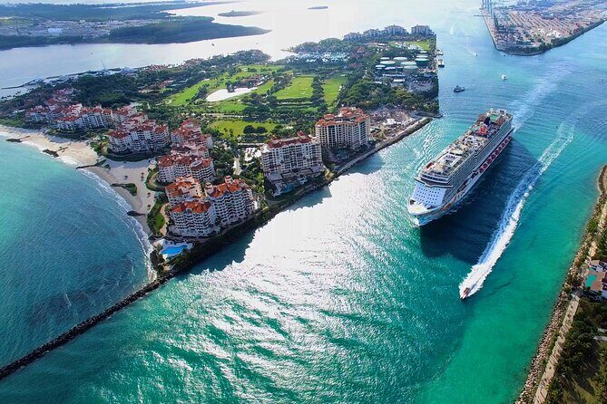 Magic Air Tours: Private Luxury Flight over Miami Beach - Who Should Consider This Tour?