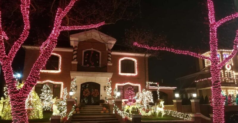 Magnificent Christmas Lights Tour of Dyker Heights Brooklyn - The Experience in Detail