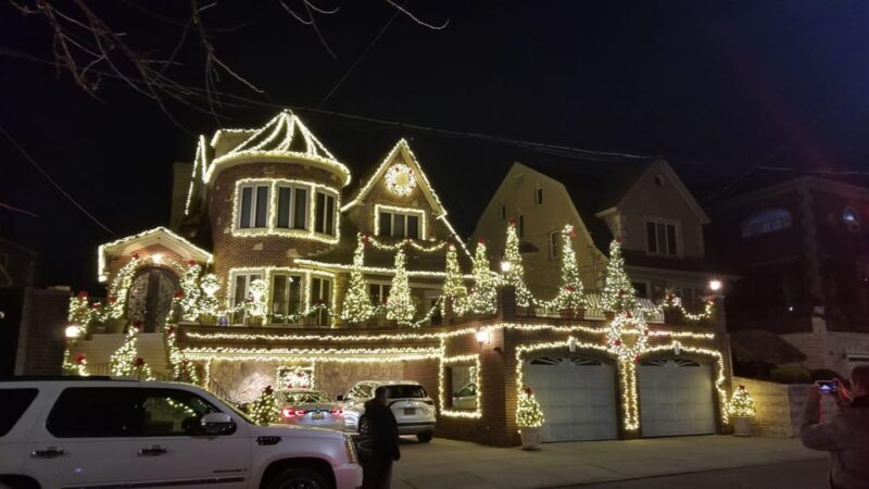 Magnificent Christmas Lights Tour of Dyker Heights Brooklyn - Authentic Traveler Insights (Based on Reviews)