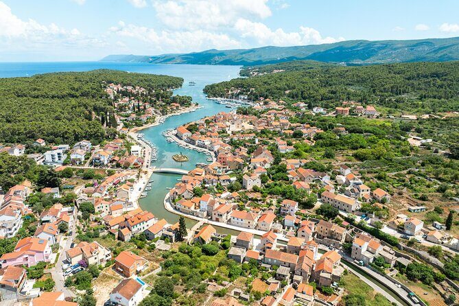 Makarska: 3-Island Golden Horn and Blue Lagoon Speedboat Tour - FAQ