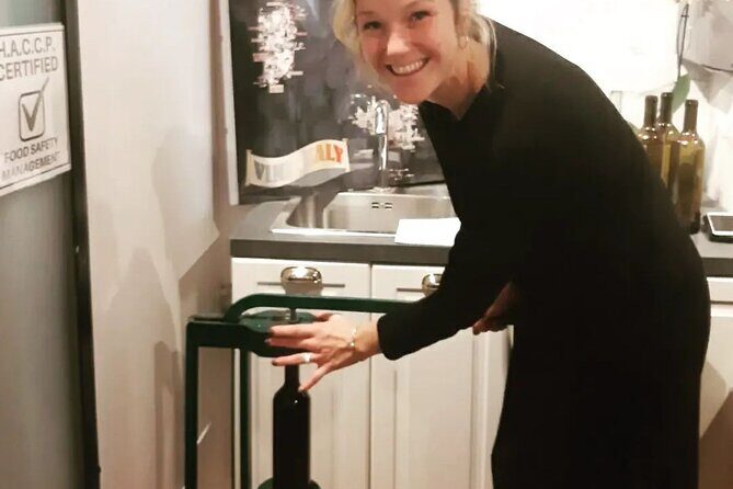 Make your bland bottle and cork Your wine in center of Florence - Frequently Asked Questions