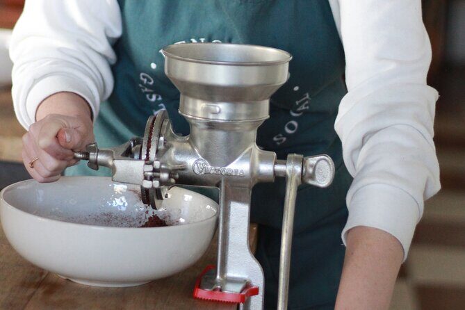 Make your own chocolates with Chocolatier - What Makes This Workshop Special