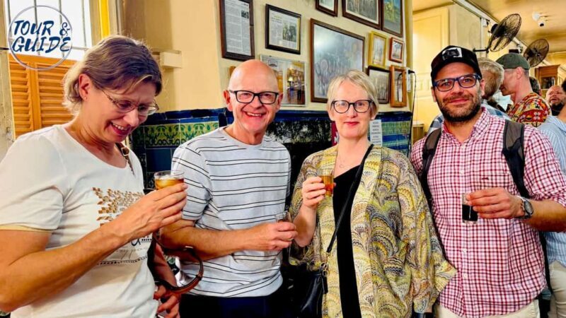 Málaga: 2h Walking Historical TourArt, Culture and Legends - Exploring Málaga: What to Expect from the Tour