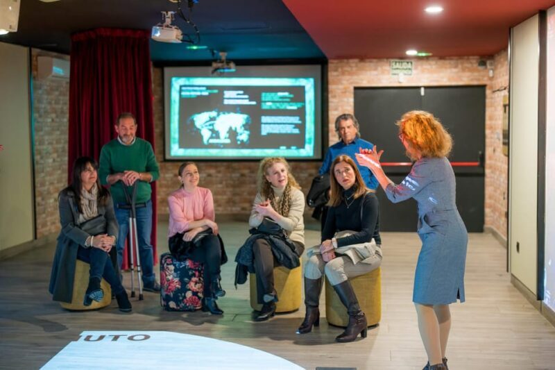 Málaga: Flamenco Course 4pm + 1-Hour Show, 3 Tapas and Drink - Authenticity and Experience Highlights