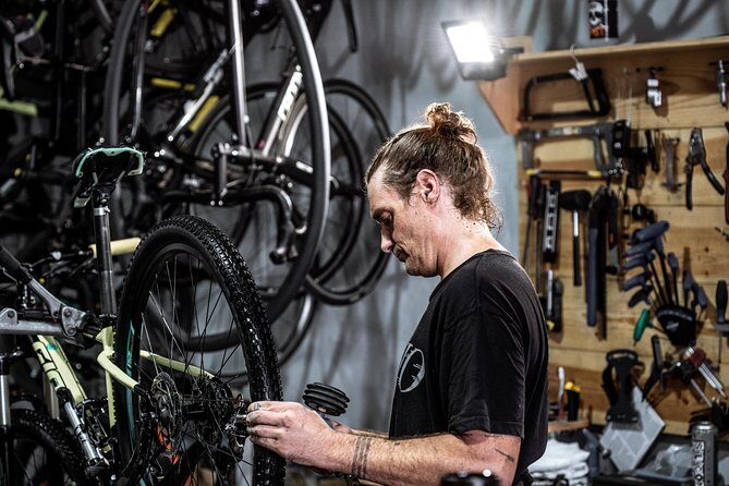 Malaga Highest Peak E-Bike Tour: White Village Olias and El Palo - FAQ