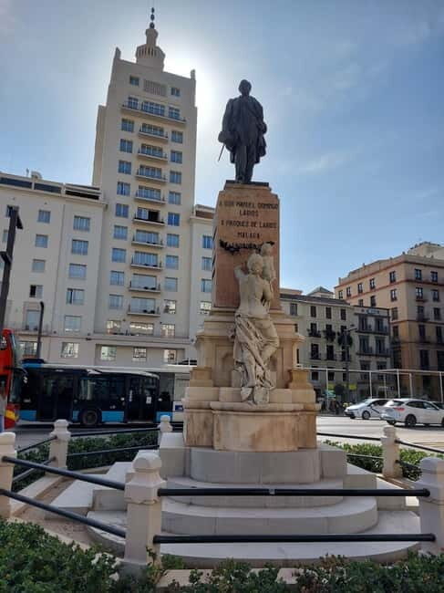 Málaga: Highlights Walking Tour with Drinks and Tapas - Final Thoughts: Who Is This Tour Best For?