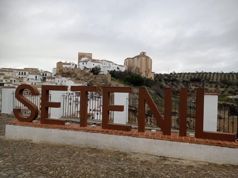 From Málaga: Ronda+Setenil de las Bodegas with Little Train - Ronda with a guide: what the guided monuments walk actually covers