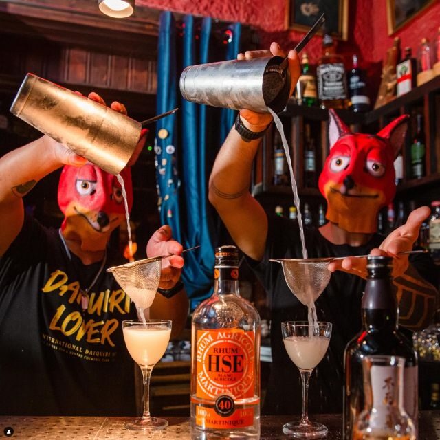 Málaga: Top - Cocktail guided tour - Analyzing the Value