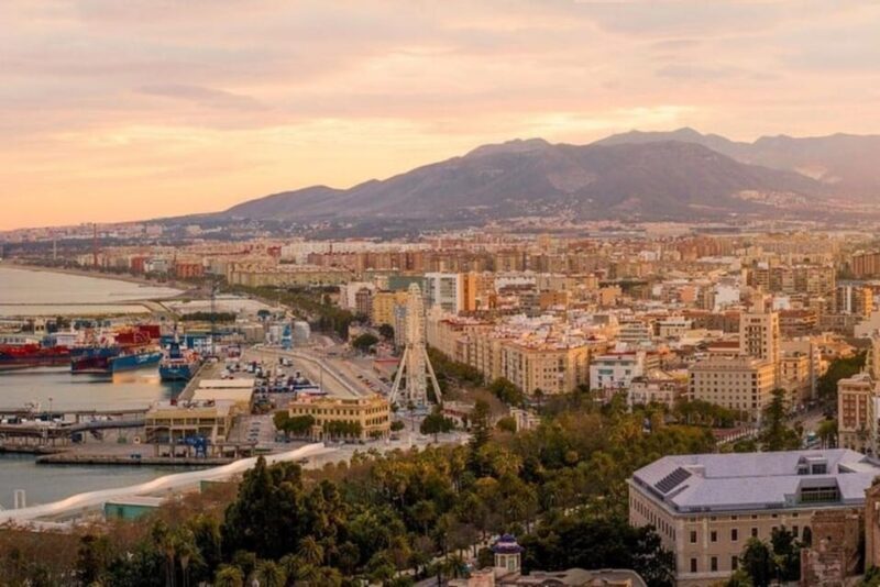 Malaga: Walking Tour of Must-See Attractions - Key Points