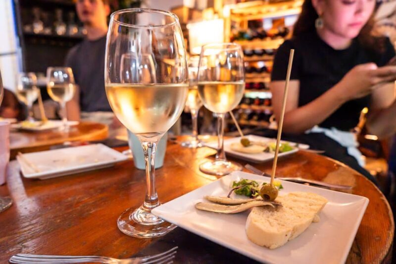 Malaga: Wine and Tapas Tour with Tastings and Drinks - Key Points