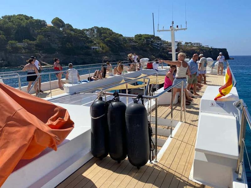 Mallorca: 3.5-Hour Boat Trip with Swimming and Snorkeling - How the Marine Reserve Stops Feel in Practice
