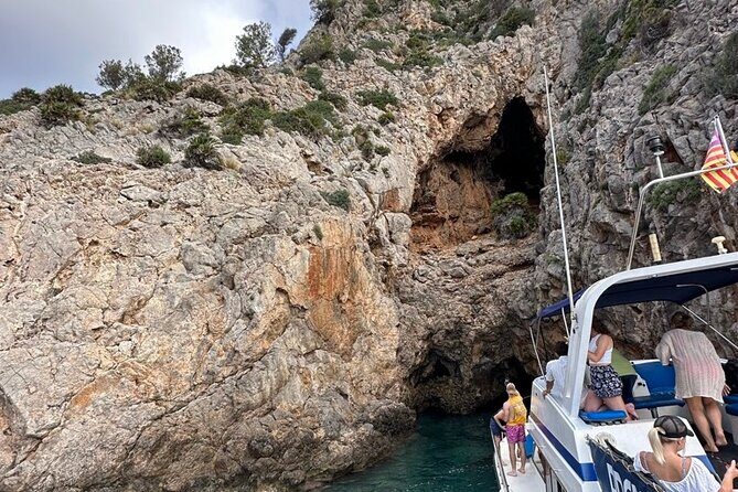 Mallorca Beach & Caves 4hr Boat Trip Drinks, Tapas, SUP & Snorkel - Who Should Consider This Tour?