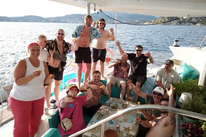 Mallorca Catamaran Small Group Cruise with Tapas 4-hours - FAQs