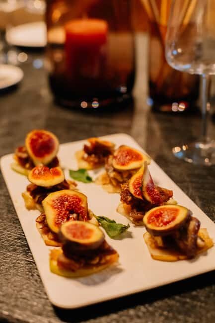 Mallorca Premium Wine Tasting in a Private Art Lounge - The Tasting and Tapas