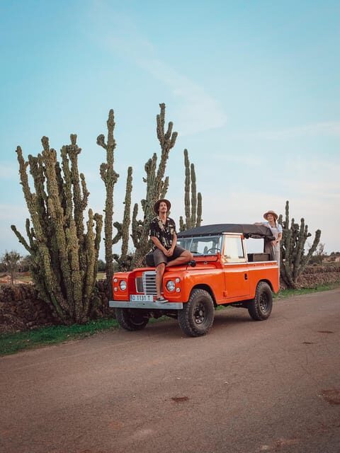 Mallorca: Vintage Sunset tour by the sea with a picnic - FAQs