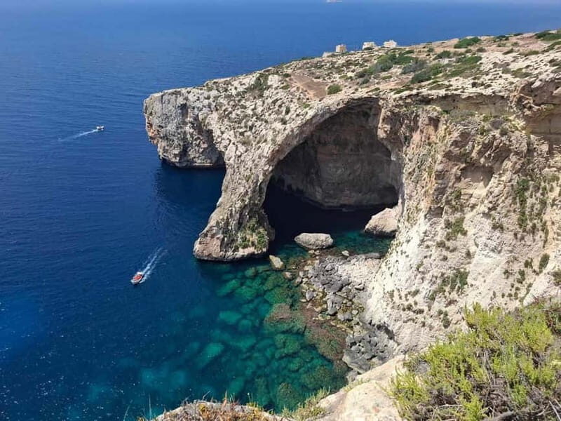 Malta: 5 hr Vintage Bus Tour - Mdina & Blue Grotto inc. food - The Experience From Past Travelers