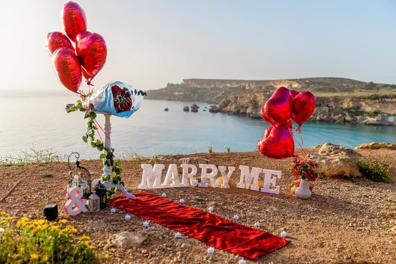 Malta: Marrige Proposal with Scenic Views and Picnic - An In-Depth Look at the Malta Marriage Proposal Experience