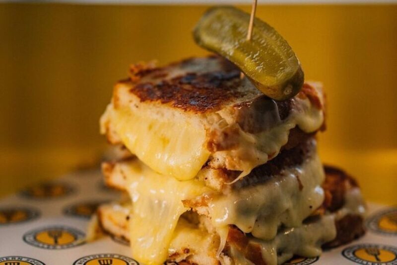 Manchester: Guided Cheese Crawl with Tastings - Manchester: Guided Cheese Crawl with Tastings – A Genuine Peek at a Cheesy Good Time