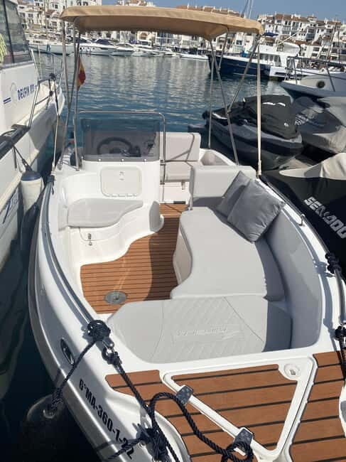 MANGO BOAT - Unlicensed boat in Puerto Banús - Key Points
