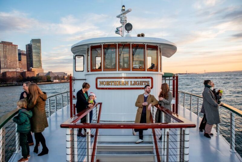 Manhattan: Statue and Skyline Cruise Aboard a Luxury Yacht - What to Expect During the Cruise