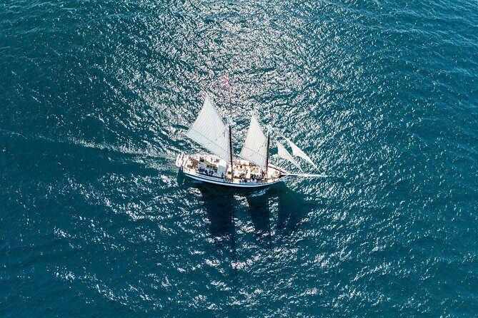 Manitou Fall Flavor Afternoon Sail Experience - A Closer Look at the Manitou Fall Flavor Afternoon Sail